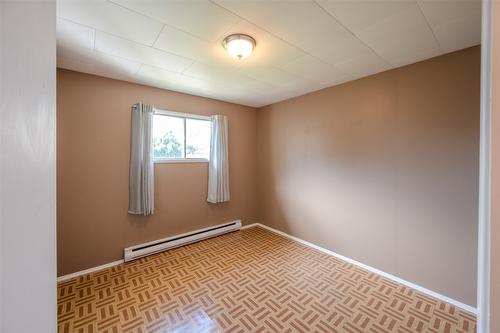 4836/4840 Barten Place, Okanagan Falls, BC - Indoor Photo Showing Other Room