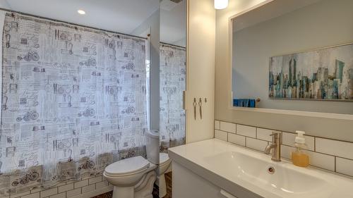 1189 Hudson Road, West Kelowna, BC - Indoor Photo Showing Bathroom