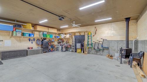 1189 Hudson Road, West Kelowna, BC - Indoor Photo Showing Garage