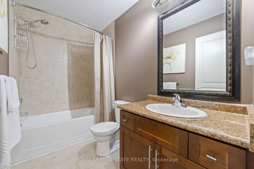 51 Cedar Street, Grimsby, ON - Indoor Photo Showing Bathroom
