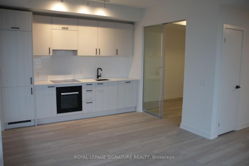 1014-1 Quarrington Lane, Toronto, ON - Indoor Photo Showing Kitchen