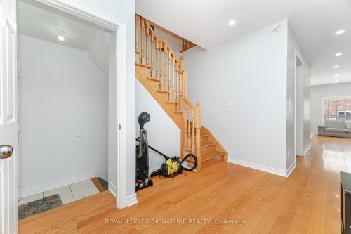 443 Comiskey Crescent, Mississauga, ON 