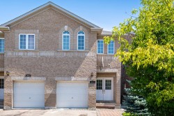 443 Comiskey Crescent  Mississauga, ON L5W 0C7