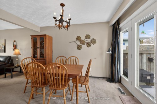 356 Cranbrook Drive, Hamilton, ON - Indoor Photo Showing Dining Room
