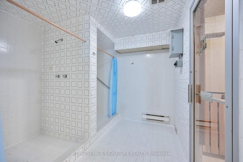 907-301 Frances Avenue, Hamilton, ON -  Photo Showing Bathroom