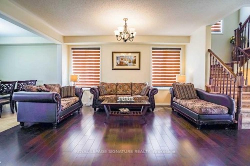 171 Buick Boulevard, Brampton, ON - Indoor Photo Showing Living Room