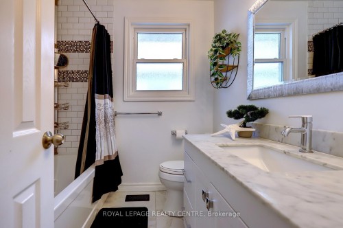 1416 Monaghan Circle, Mississauga, ON - Indoor Photo Showing Bathroom