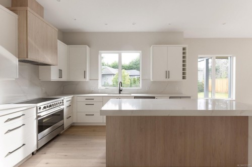 2295 Adela Pl, Sidney, BC 