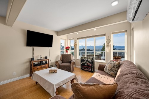 1418 Valley View Dr, Courtenay, BC 