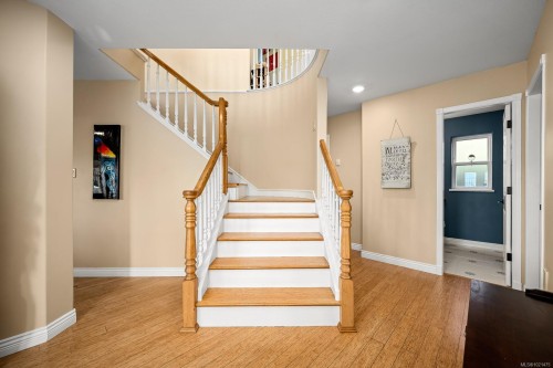 1418 Valley View Dr, Courtenay, BC 