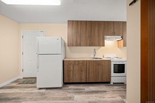 1418 Valley View Dr, Courtenay, BC 