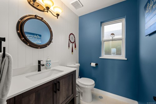 1418 Valley View Dr, Courtenay, BC 