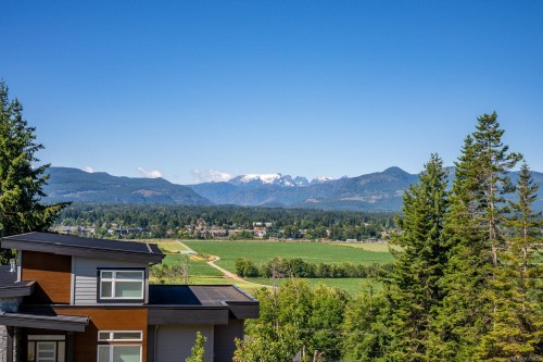 1418 Valley View Dr, Courtenay, BC 