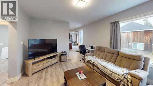 1704 Second Avenue, Rossland, BC - Indoor Photo Showing Other Room