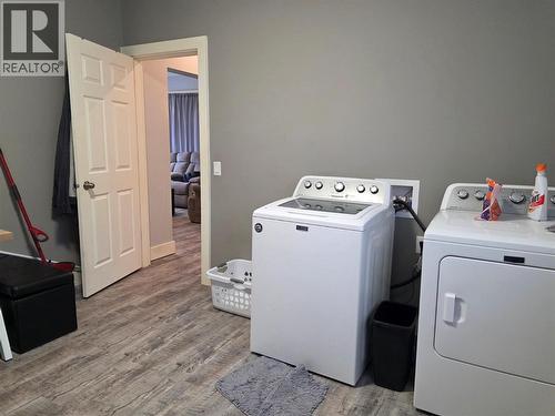 1704 Second Avenue, Rossland, BC - Indoor Photo Showing Laundry Room