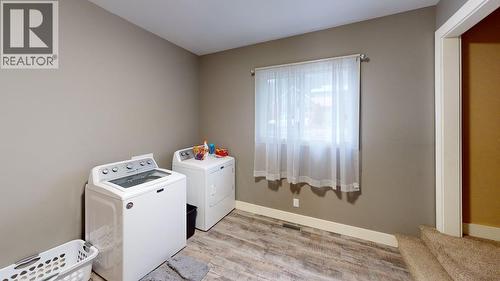 1704 Second Avenue, Rossland, BC - Indoor Photo Showing Laundry Room
