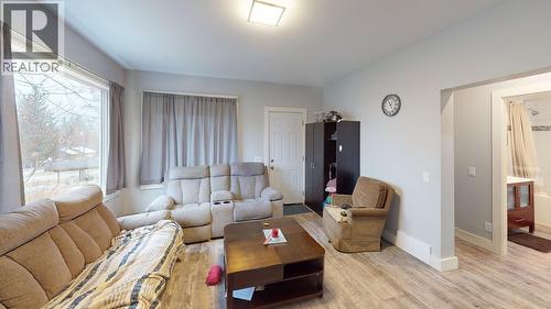 1704 Second Avenue, Rossland, BC - Indoor Photo Showing Living Room