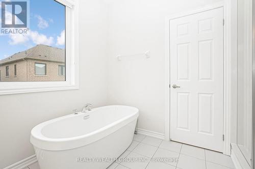 40 Madawaksa Road, Caledon, ON - Indoor Photo Showing Bathroom