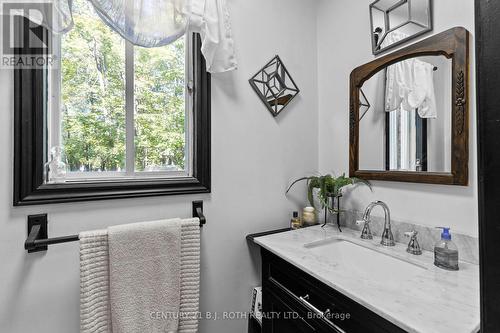 53 Slalom Drive, Oro-Medonte, ON - Indoor Photo Showing Bathroom