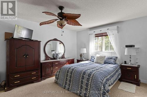 53 Slalom Drive, Oro-Medonte, ON - Indoor Photo Showing Bedroom