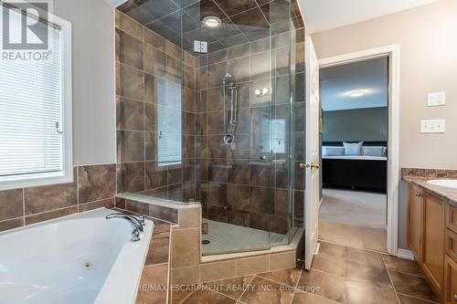 4670 Huffman Road, Burlington, ON - Indoor Photo Showing Bathroom