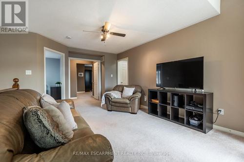 4670 Huffman Road, Burlington, ON - Indoor Photo Showing Living Room