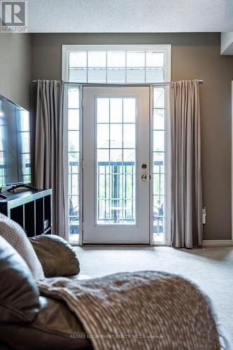 4670 Huffman Road, Burlington, ON - Indoor