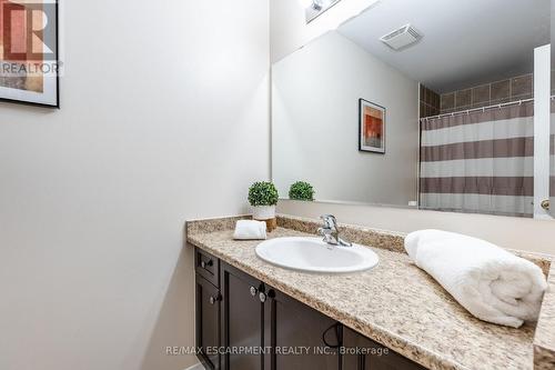 4670 Huffman Road, Burlington, ON - Indoor Photo Showing Bathroom