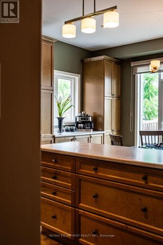 4670 Huffman Road, Burlington, ON - Indoor