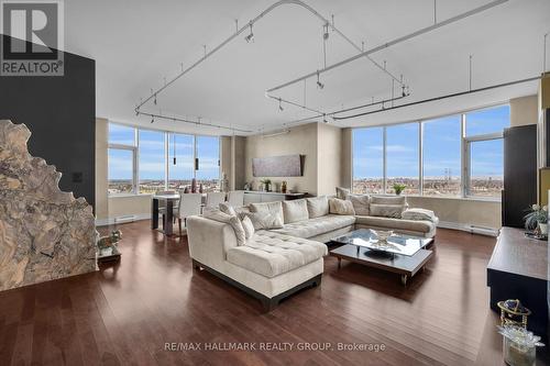 1406 - 3580 Rivergate Way, Ottawa, ON - Indoor Photo Showing Living Room