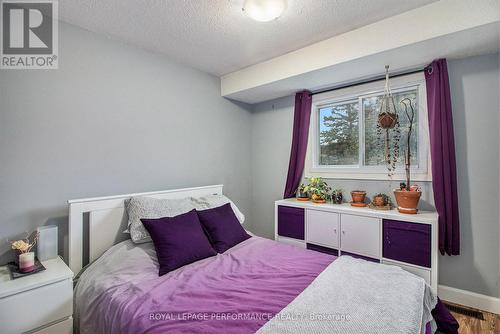 6181 Brookside Lane, Ottawa, ON - Indoor Photo Showing Bedroom