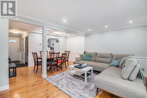 6181 Brookside Lane, Ottawa, ON - Indoor Photo Showing Living Room