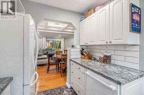 6181 Brookside Lane, Ottawa, ON - Indoor Photo Showing Kitchen