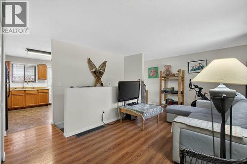 171 4 Street Se, Salmon Arm, BC - Indoor