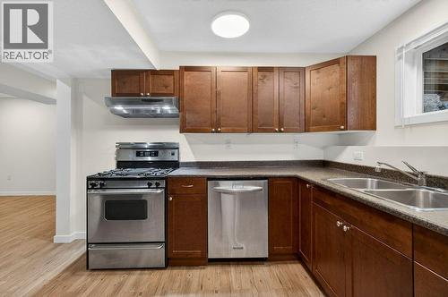 171 4 Street Se, Salmon Arm, BC - Indoor Photo Showing Kitchen With Double Sink