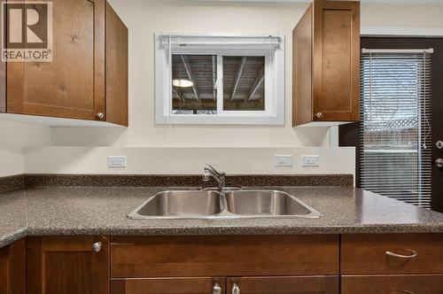 171 4 Street Se, Salmon Arm, BC - Indoor Photo Showing Kitchen With Double Sink