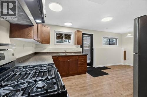 171 4 Street Se, Salmon Arm, BC - Indoor Photo Showing Kitchen With Double Sink