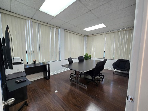 Office - 503 Boul. Des Laurentides, Laval (Pont-Viau), QC - Indoor