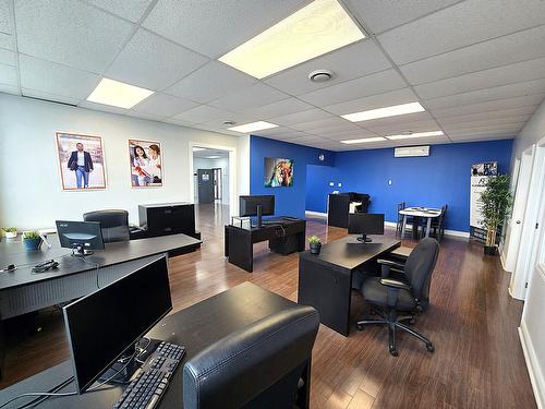 Bureau - 503 Boul. Des Laurentides, Laval (Pont-Viau), QC - Indoor Photo Showing Office