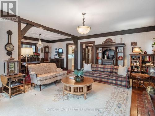 9 Silver Birch Avenue, Toronto, ON - Indoor Photo Showing Living Room