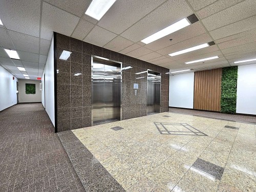 Elevator - 450-1600 Boul. Henri-Bourassa O., Montréal (Ahuntsic-Cartierville), QC - Indoor Photo Showing Other Room