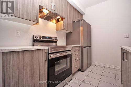 59 Sorbara Way, Whitby, ON - Indoor Photo Showing Kitchen