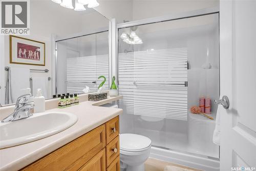 414 110 Armistice Way, Saskatoon, SK - Indoor Photo Showing Bathroom