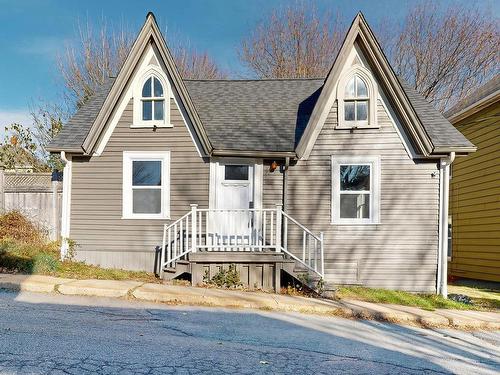 77 Fox Street, Lunenburg, NS 
