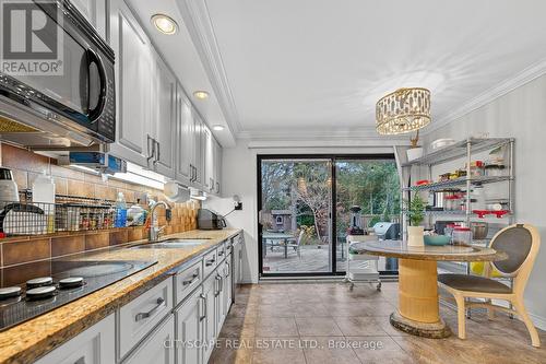 195 Wilton Street, Burlington, ON - Indoor Photo Showing Kitchen With Double Sink