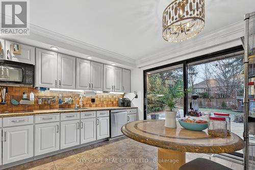 195 Wilton Street, Burlington, ON - Indoor Photo Showing Kitchen