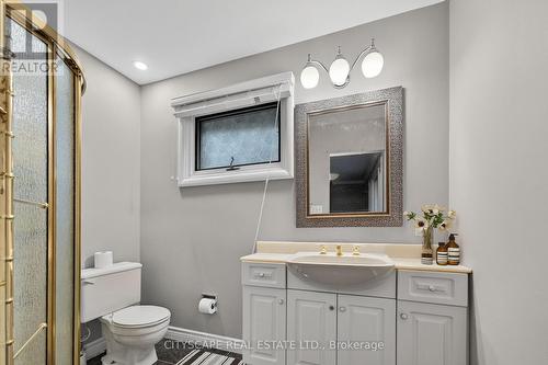 195 Wilton Street, Burlington, ON - Indoor Photo Showing Bathroom