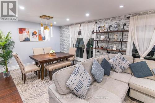 692 Down Crescent, Oshawa, ON - Indoor