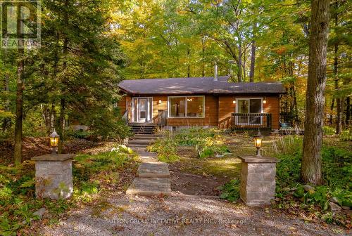 11 BOURGEOIS COURT  Tiny, ON L9M 0H3