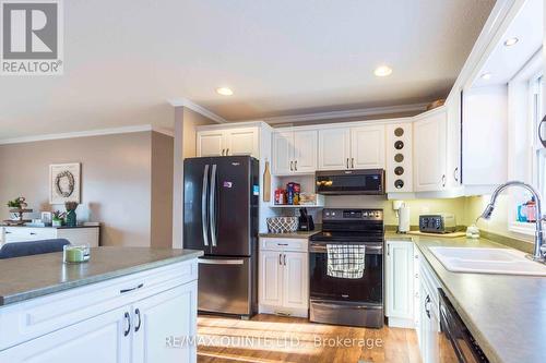 847 Thrasher Road, Belleville (Thurlow Ward), ON - Indoor Photo Showing Kitchen With Double Sink